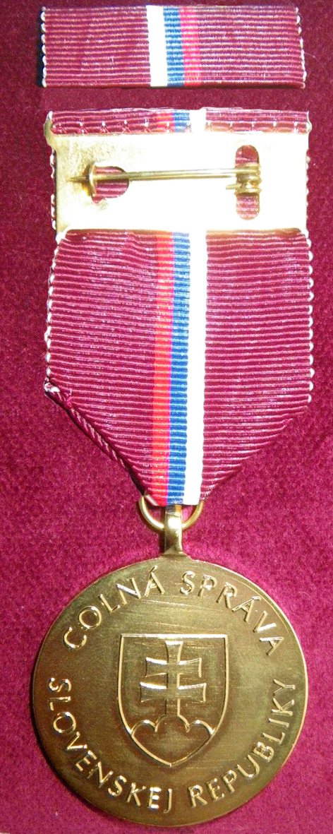 2 Gold_medal_customs_Slovak_republic_Reverse